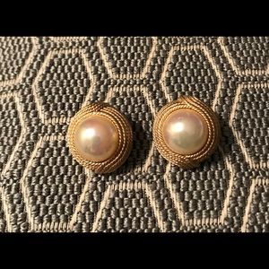 Beautiful Vintage Mabe Pearl earrings